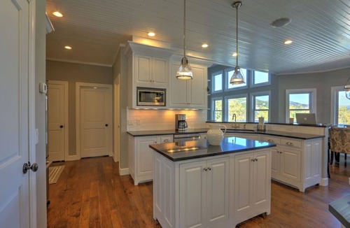 Glenwood Springs House | Luxury Home w/Deck & Views, Fire Pit, 5 Mi to Ski!