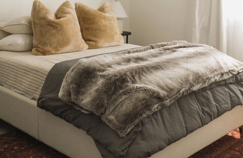 Minturn House | Luxury mountain modern ski retreat in Minturn with hot tub and steam showers