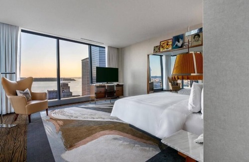 Downtown Seattle Hotel | Luxury Premier 3 King Suites in Downtown Seattle Near Top Attractions