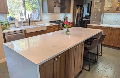 Lakewood House | Luxury Red Rocks 5-bedroom house with hot tub, fireplace & more in Lakewood, CO
