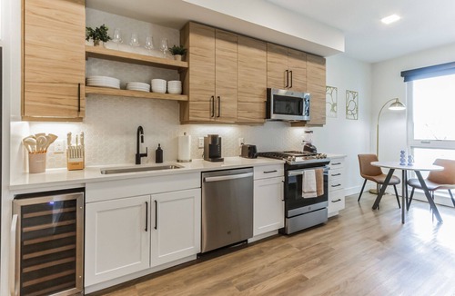 City Park West Apartment | Luxury Studio, Gym, Spa, Garage Parking, Safe 314