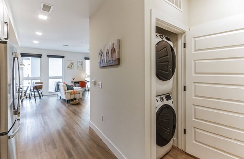 City Park West Apartment | Luxury Studio, Gym, Spa, Garage Parking, Safe 314