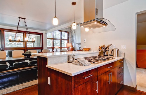 Vail House | LUXURY VAIL RESIDENCE PRIVATE HOT TUB 3 BEDROOMS + DEN