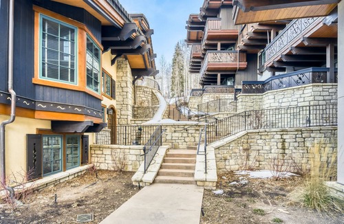 Vail House | 🏔️ Luxury Vail Village Chalet | Steps from Gondola One 📍 151 Vail Road, Unit 10