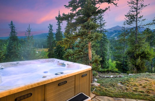 Peak 8 House | 🏆 LuxuryHome Private HotTub Private Gondola Access OXYGEN System StunningViews!