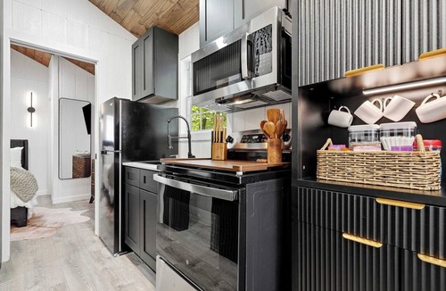 Park Hill House | M at elkcreek -Modern Tiny Home Lake Tenkiller-Hot Tub-Firepit