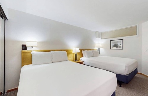 West End Cabin | Main St. gem - pool & hot tub - walk to lifts, dog-friendly, ground-floor