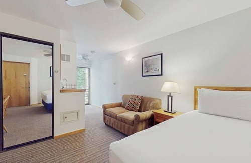 West End Cabin | Main St. gem - pool & hot tub - walk to lifts, dog-friendly, third floor