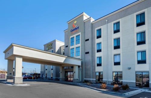 Sun Valley Hotel | MainStay Suites Near Denver Downtown