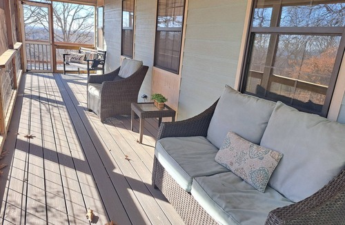 Sylvan Shores House | Majestic Mountain, spacious home close to Eureka Springs, Lake view!