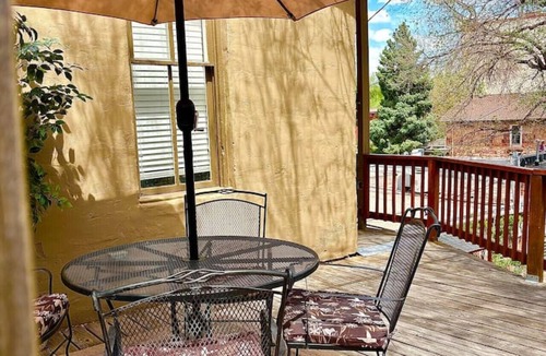 Manitou Springs Apartment | Manitou Apartment 2A