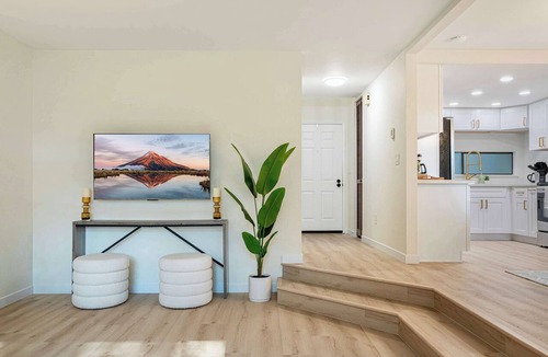 Bridle Trails Cottage | Marbella Lane-cozy Luxury Townhome Near Microsoft