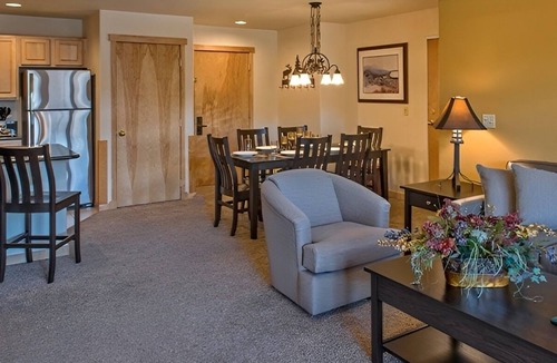 Peak 9 Cabin | MARCH 7-14 LAST MINUTE Breckinridge,CO Ski-in/Ski-out Grand Timber 2 BR Sleeps 8