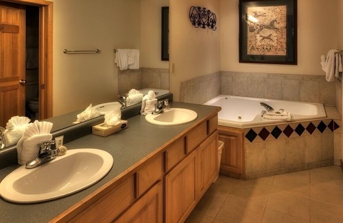 Peak 9 Cabin | MARCH 7-14 LAST MINUTE Breckinridge,CO Ski-in/Ski-out Grand Timber 2 BR Sleeps 8
