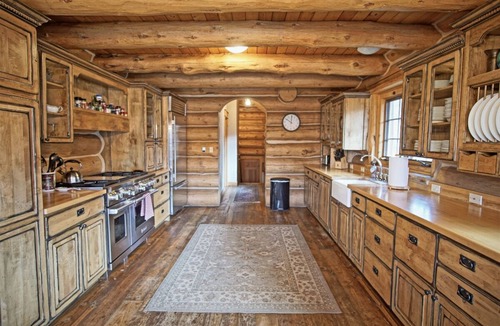 Fairway Meadows House | Mark Twain Lodge by Mountain Vacation Lodging - Luxury Cabin with Hot Tub & Gourmet Kitchen