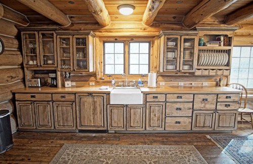 Fairway Meadows House | Mark Twain Lodge by Mountain Vacation Lodging - Luxury Cabin with Hot Tub & Gourmet Kitchen