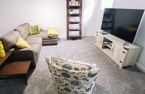 West Colfax Apartment | Mile High Stadium & Meow Wolf! 2-bedroom apartment in West Colfax/Sloan's Lake