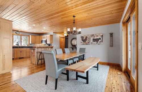 Buffalo House | MINNeSTAY* Maple Lake Chalet