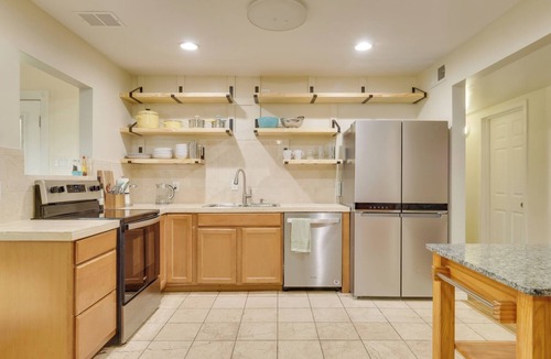 Jewell Heights - Hoffman Heights House | Modern 3BR Retreat Close to Anschutz & Denver Airport