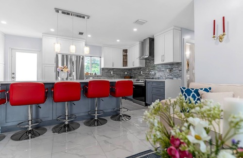Richmond Heights House | Modern 4 BD/3 BR Full Home - Zoo, Florida Keys, Airport & Beach Nearby