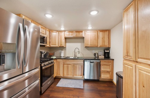 Woodland Park Cabin | Modern Forrest Escape with Hot Tub & Scenic Views