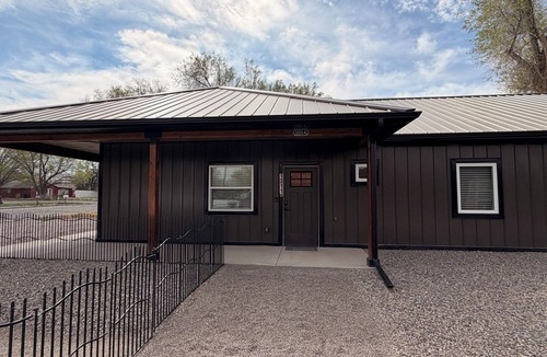 Delta House | Modern Industrial Home Minimal + Sleek 11A