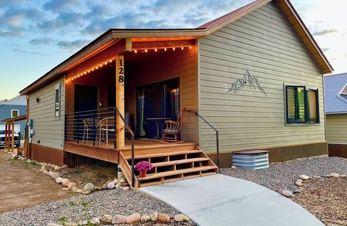 Gunnison House | Modern Spacious Home, New Build, AC