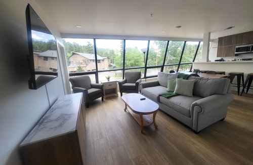 Kerr Gulch Apartment | Modern Stay in the Heart of Evergreen!