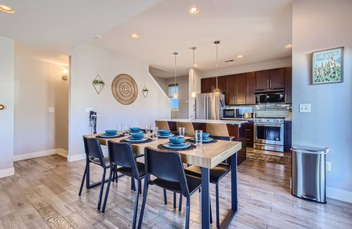Jefferson Park House | Modern Townhouse - Walkable to Mile High Stadium - Rooftop Views with Firepit