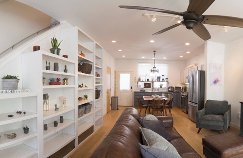 Dakota Ridge - Northbriar House | Monica’s Cheerful Retreat Townhouse