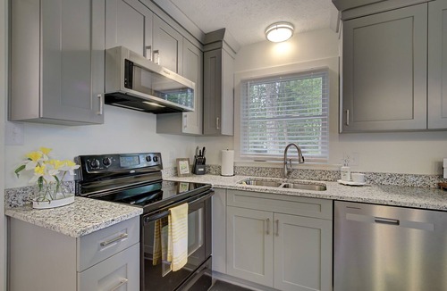 Dutton House | Monthly discount- beautiful house, Gloucester VA