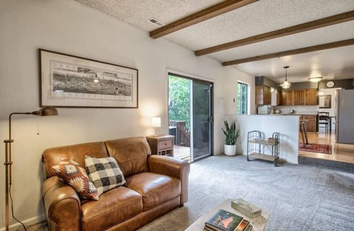 Northeast Colorado Springs House | Monthly Stays | Fenced Outdoor space with Firepit