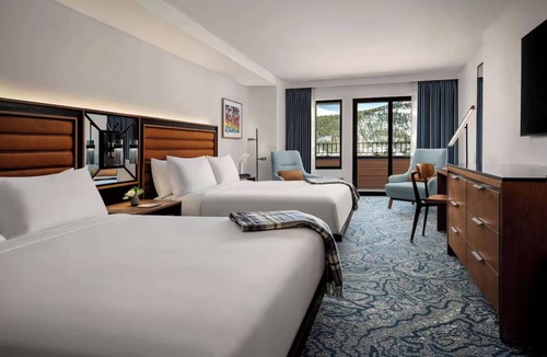 Peak 9 Hotel | Mountain Adventure Stay at Alpenrock | Near Ski Lifts, Trails, Stunning Scenerie