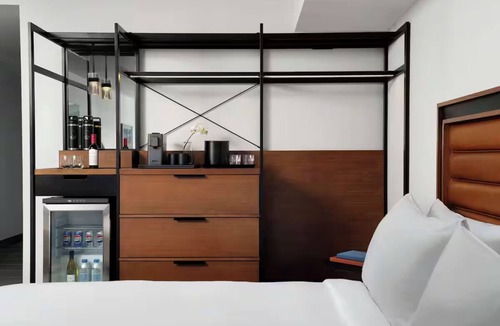 Peak 9 Hotel | Mountain Adventure Stay at Alpenrock | Near Ski Lifts, Trails, Stunning Scenerie