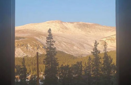 Valley of the Sun Cabin | Mountain base camp, 2 bedroom, wood stove amazing views, Middle of everything