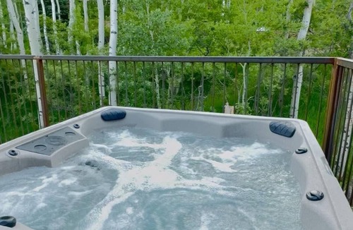 Cuchara Cabin | Mountain Cabin w/360 Views, Hot Tub, Pet Friendly, Trails, Fireplace, Sleeps 16