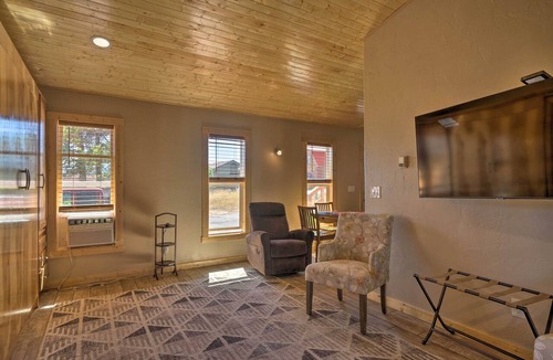Woodland Park Apartment | Mountain Cabin, Walk to Dining/Memorial Park!