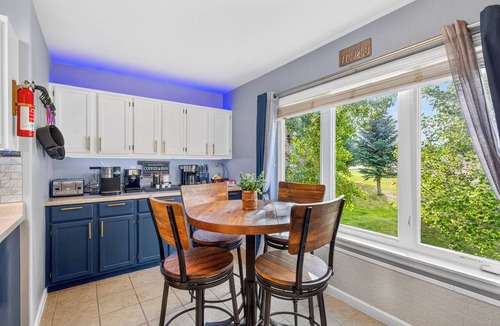 New Castle Condo | Mountain Escape Spa Kit 14 Min to Glenwood Springs Golf Views HotSprings