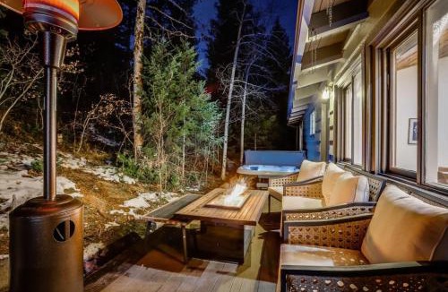 Morrison House | Mountain Mansion Hot Tub Sauna