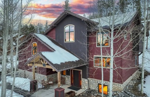 The Highlands Cabin | Mountain Modern Lodge, Ski/Golf, Hot Tub, Pool Table, Foosball, Poker Table
