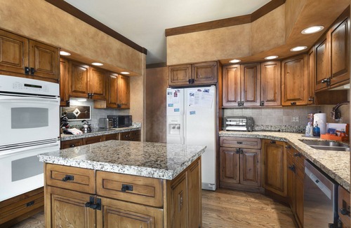 Pleasant Valley House | Mountain Retreat | Stunning Views | A/C | Hot Tub STR2025-062
