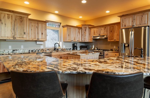 Woodland Park House | Mountain Retreat with sweeping Pikes Peak views.