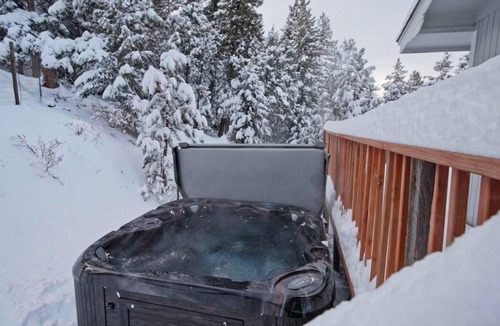 Doubleheader Cabin | Mountain Top Getaway W/ Hot Tub