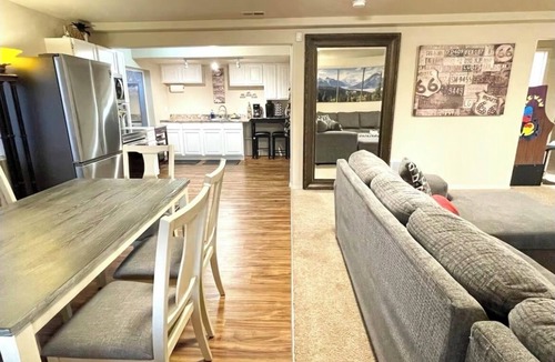 Gleneagle House | Mountain View Family Retreat. AC + Fire Pit + Fenced Yard + 3PM Check-In
