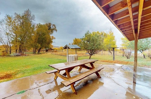 Del Norte House | Mountain View Home w/jetted tub, air hockey, foosball near Wolf Creek