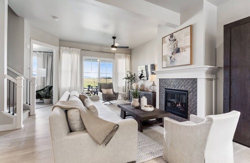 Loveland House | Mountain View Townhome~ Pickleball & Putting Green