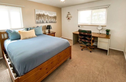Central Colorado Springs House | ★Mountain View★ cozy stay near downtown and park