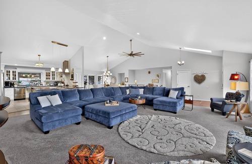 Northwest Colorado Springs House | Mountain View Family Retreat in Colorado Springs