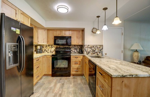 Copper Mountain Village Condo | MP504 Mountain Plaza 1BR 2BA Center Village Hot Tub