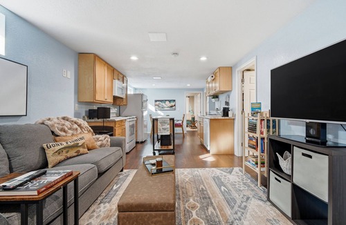 Lakewood Apartment | Near Denver-Sep Entrance-W/D-Park Access-Parking-Backyard